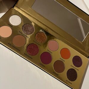Coloured Raine Queen of Hearts palette